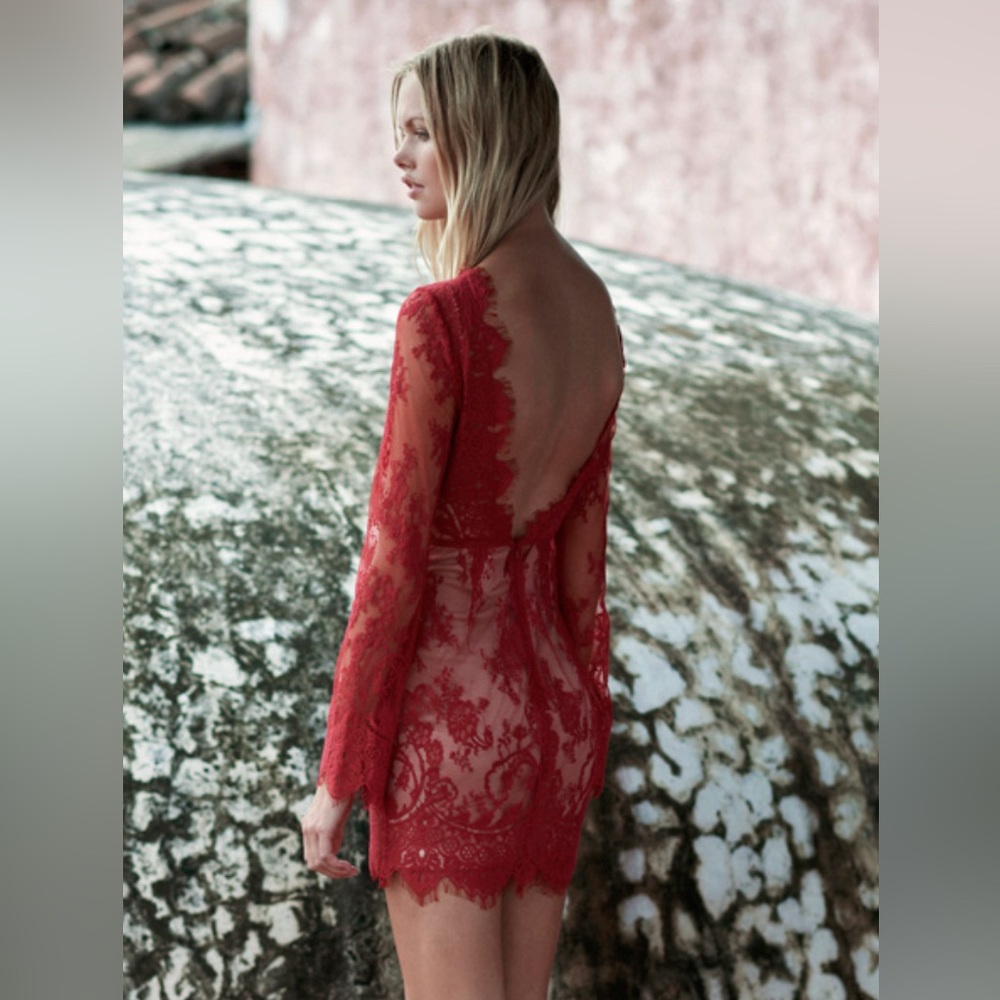 The Jetset Diaries Red Lace Mini Dress Size M - Picture 2 of 2